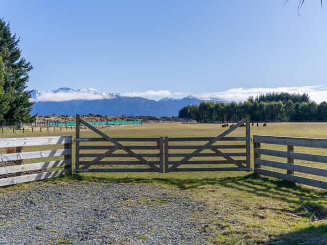 235 Sinclair Road, Te Anau