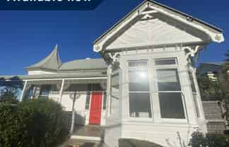 60 Pacific Street, Roslyn