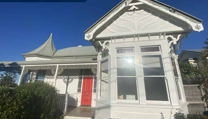 60 Pacific Street, Roslyn
