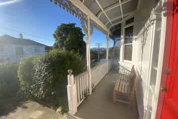 60 Pacific Street, Roslyn