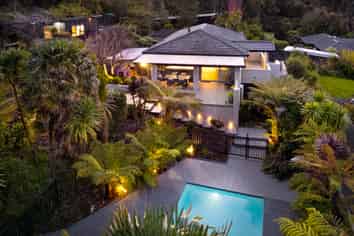 54 Staincross Street, Titirangi
