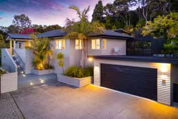 54 Staincross Street, Titirangi