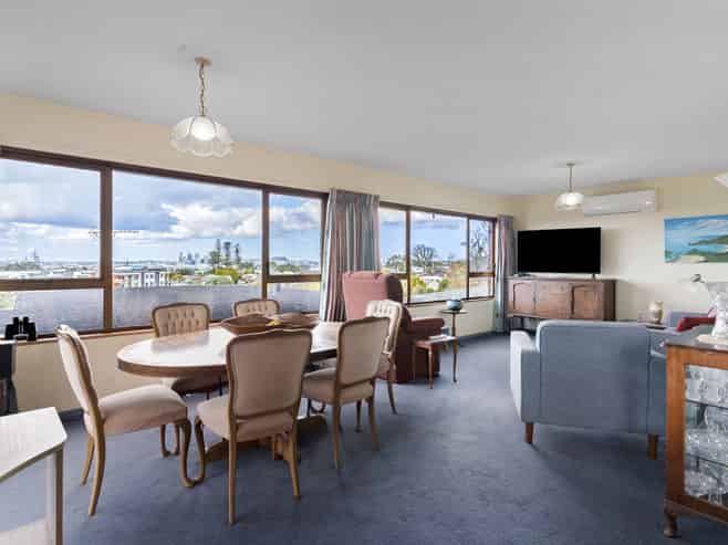 1/22 Martin Crescent, Northcote