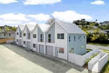Lot 8/ 8 Clensmore Place, Torbay