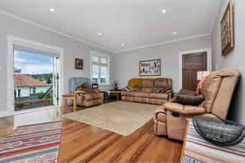 1 Cochrane Rd, Hobsonville