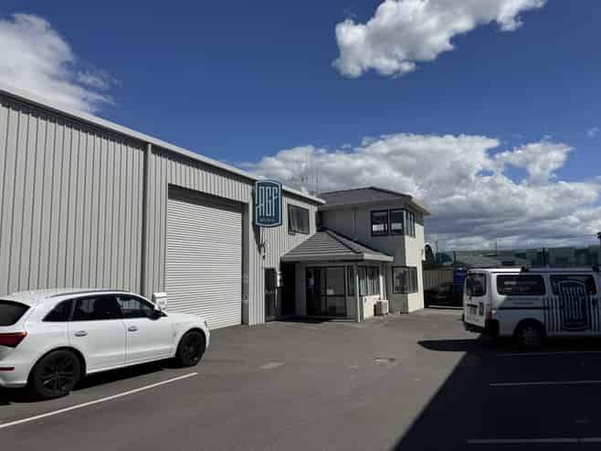 The ideal Newton Street warehouse