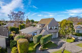 54 Ambleside Drive, Burnside
