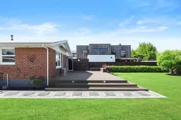 749B River Road, Chartwell