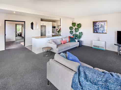 104 Renown Road, Raumati South