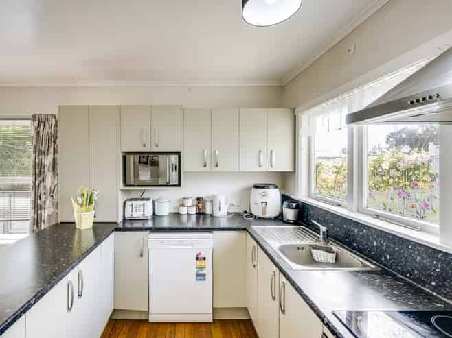 17 Downing Avenue, Pirimai
