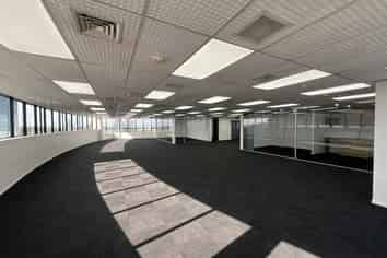 Top Floor Convenient Grafton Office – 305m2