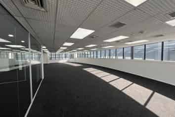 Top Floor Convenient Grafton Office – 305m2