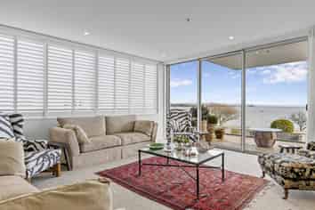 9/110 Lake Terrace, Taupo