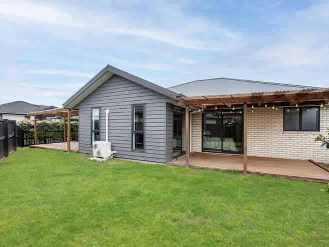 15 Faber Place, Rototuna North