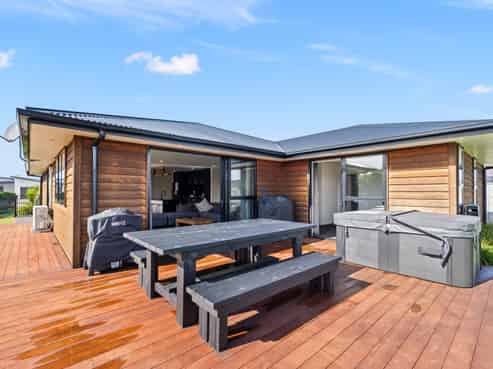 6 Halifax Drive, Waipu