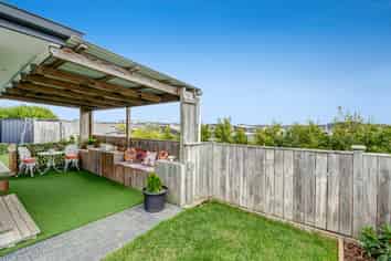 14 Kingfisher Road, Millwater