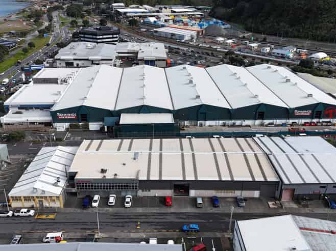 High stud warehouse - Quality showroom and offices