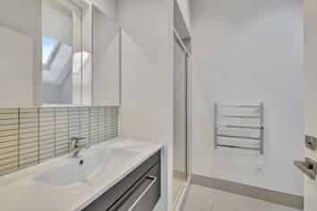 8/1036 Colombo Street, Saint Albans
