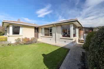 8 Nile Street, Saint Clair