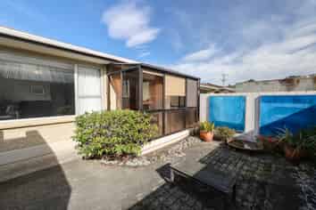 8 Nile Street, Saint Clair