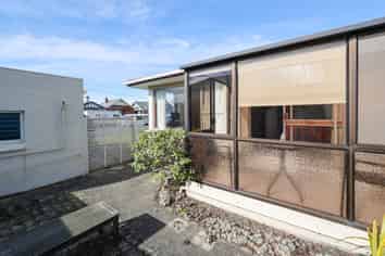 8 Nile Street, Saint Clair