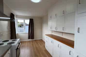 31 Blighs Road, Strowan
