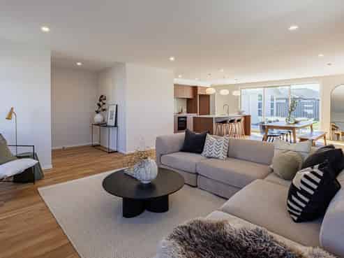 63 Pelorus Avenue, Poraiti