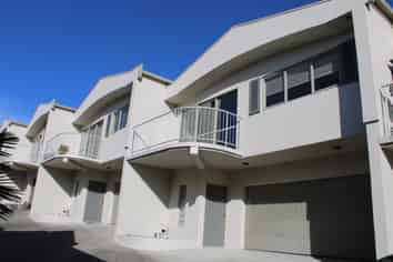 2/11a Ruakiwi Road, Hamilton Lake