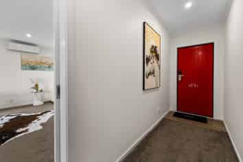 40 Felton Mathew Avenue, Saint Johns