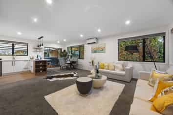 40 Felton Mathew Avenue, Saint Johns