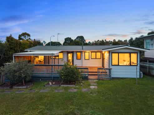 40 Felton Mathew Avenue, Saint Johns