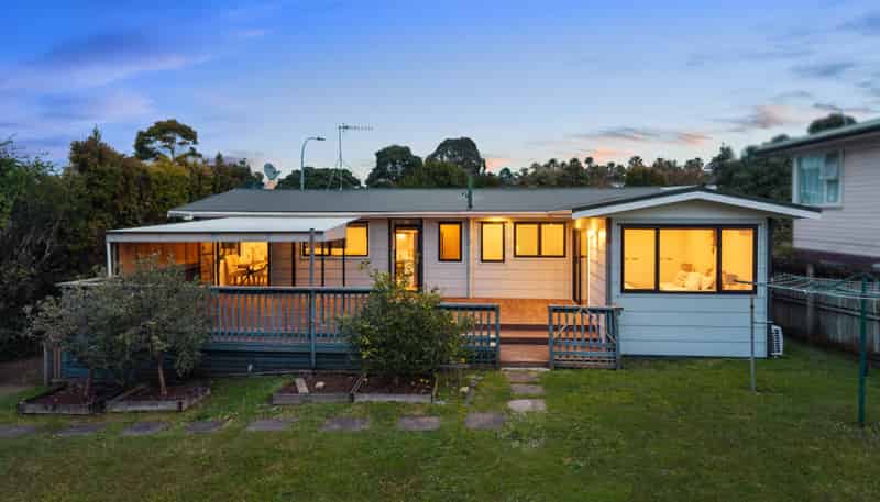 40 Felton Mathew Avenue, Saint Johns