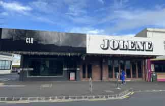Corner Profile Retail with Flexible Terms