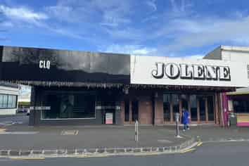 Corner Profile Retail with Flexible Terms
