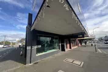 Corner Profile Retail with Flexible Terms