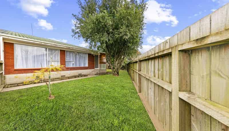 2/36 Blacklock  Avenue, Henderson