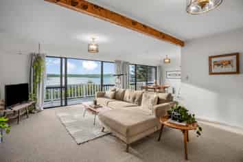 15 Karaka Street, Eastbourne