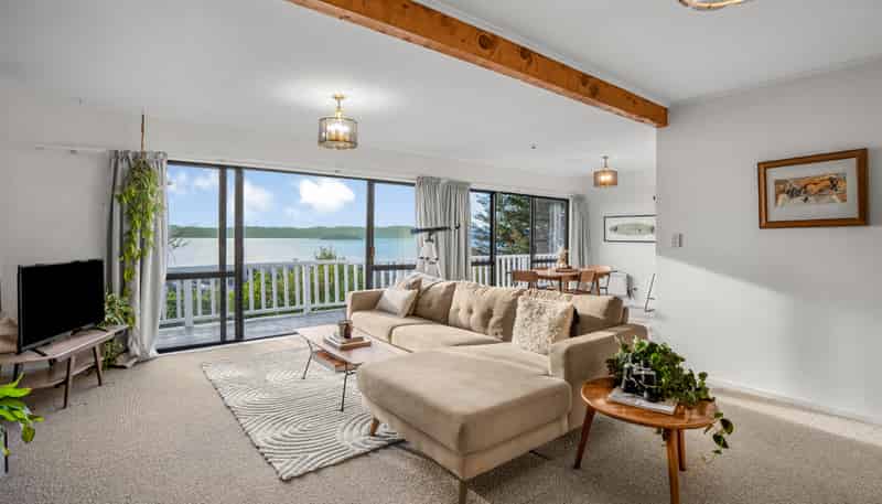 15 Karaka Street, Eastbourne