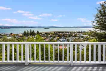 15 Karaka Street, Eastbourne