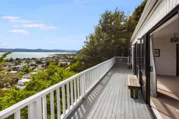 15 Karaka Street, Eastbourne