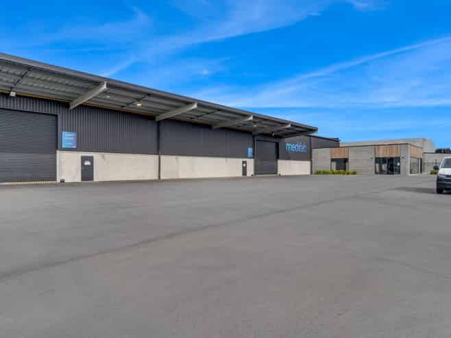 Prominent, near new industrial