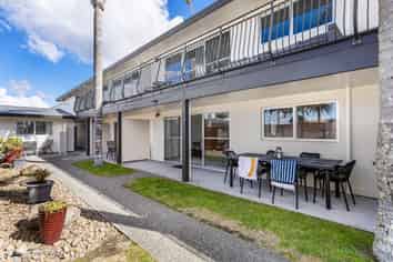 6/415 Port Road, Whangamata