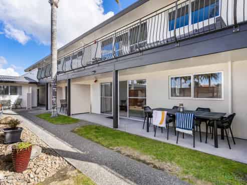 6/415 Port Road, Whangamata