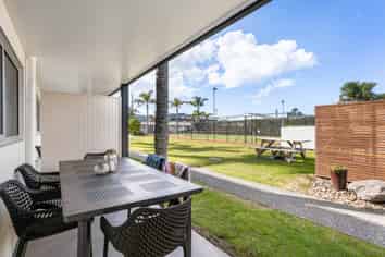6/415 Port Road, Whangamata