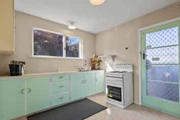 2/759 Ferry Road, Woolston