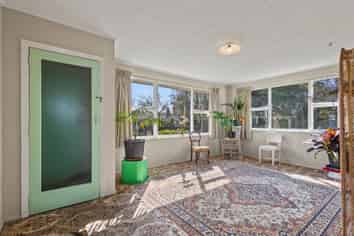 2/759 Ferry Road, Woolston