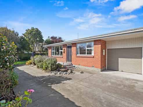 2/759 Ferry Road, Woolston