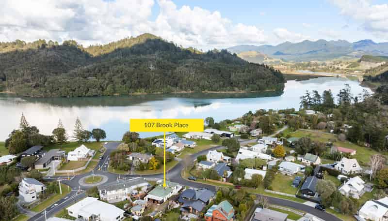 107 Brook Place, Whangamata