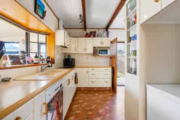 107 Brook Place, Whangamata