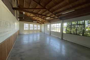 Small Corner Office - Kingsland